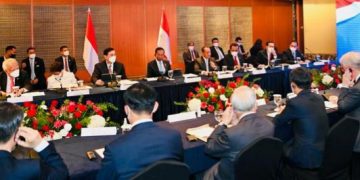 Presiden Jokowi  Menyaksikan Penandatanganan Nota Kesepahaman antara Kementerian Investasi/BKPM dengan PT Krakatau Steel dan POSCO Holdings