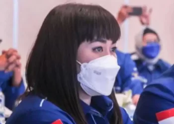 Herlina Ucapkan Selamat Kepada Lucy Kurniasari