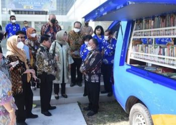 Wakil Ketua Komisi X DPR RI Meninjau Perpusda kab Kendal Belum Lama Diresmikan