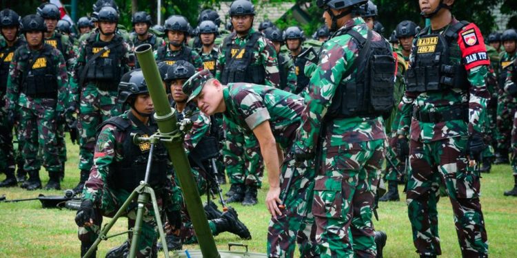 Tim Waslat Dari Slatad Kunjungi Yonif R 400/BR