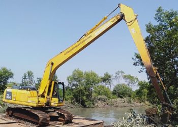 Normalisasi Saluran Air untuk Mengembalikan Lebar Sungai Seperti Keadaan Awal