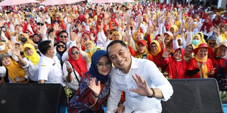 Wali Kota Surabaya dan Ketua Tim Penggerak PKK Menggelar Rekreasi Kader Suroboyo Hebat