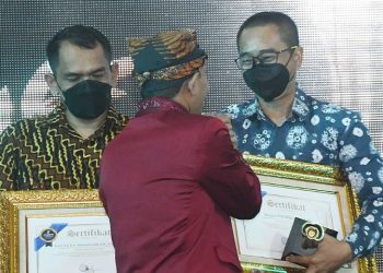 Pangdam IV/Diponegoro Terima Anugerah Jawa Pos Radar Semarang 2022
