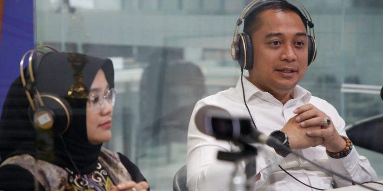 Walkot Surabaya Berkesempatan Menjadi Presenter berita di RRI