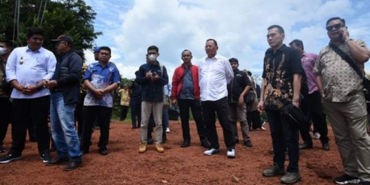 Ketua Komisi IV DPR RI, Sudin Bersama Dirjen Gakkum, Dan Kementerian KLHK RI: Meninjau Lokasi Bekas Tambang Bauksit