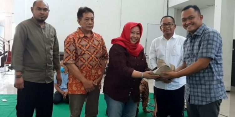 Harapan Wali Kota Eri Cahyadi kepada Direksi Baru PD Pasar Surya: Perbaiki Kinerja!