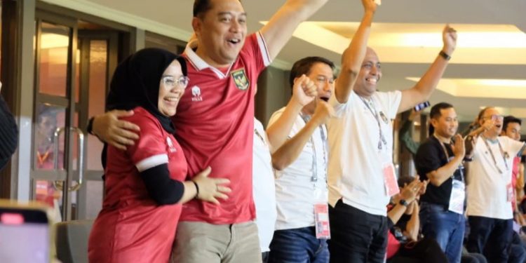 Wali Kota Surabaya Memberikan Dukungan Langsung kepada Tim Nasional