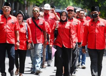 Politisi Asal Muncar, Desi Prakasiwi Mendaftar sebagai Bacaleg PDI Perjuangan