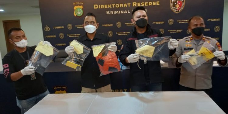 Petugas gabungan Subdit Resmob Ditreskrimum Polda Metro Jaya Menangkap Empat Pelaku Pembacokan