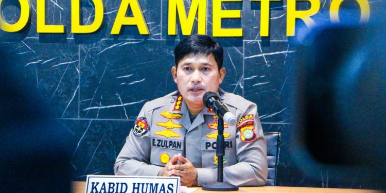 Aksi Unjuk Rasa Mahaasiswa Menolak Kenaikan Harga BBM Membubarkan diri