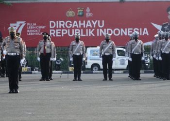 Wakapolda Metro Jaya Brigjen. Pol. Drs. Hendro Pandowo, M.Si Memimpin Upacara Oeringatan Hari Kesaktian Pancasila