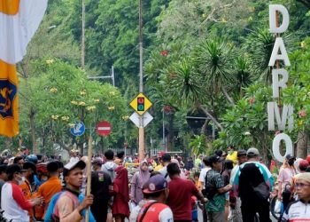 Walkot Surabaya  Berpartisipasi dalam Event Peringatan World Walking Day di Car Free Day
