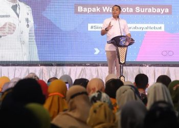 Wali Kota Surabaya Memberikan Motivasi kepada 883 Guru Pegawai Pemerintah