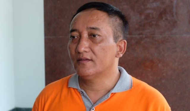 Pemkot Surabaya Melakukan  Perantingan Pohon untuk Mencegah Pohon Tumbang