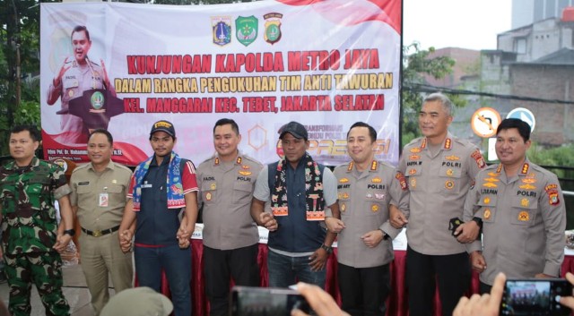 Kapolda Metro Jaya Mengukuhkan Tim Anti Tawuran