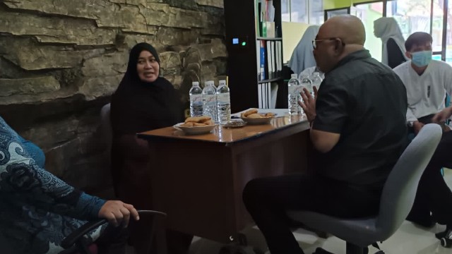 Pemkot Surabaya Memberikan Perhatian Permasalahan Adminduk Ke-enam Anak eks Dolly