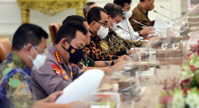 Menhub  Mengikuti Rapat  Persiapan Arus Mudik Idulfitri 1444 H di Istana Merdeka