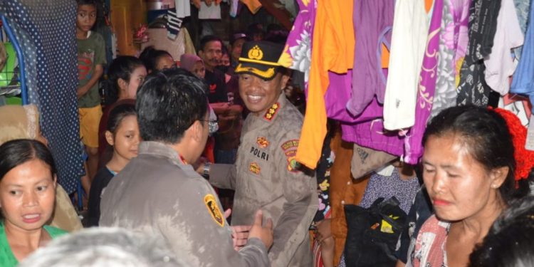 Polda Metro Bagikan 7.500 Paket Bansos dari Kapolri ke 10 Titik