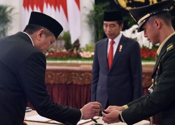 Presiden Jokowi Melantik Kepala BNPT Komjen Rycko Amelza