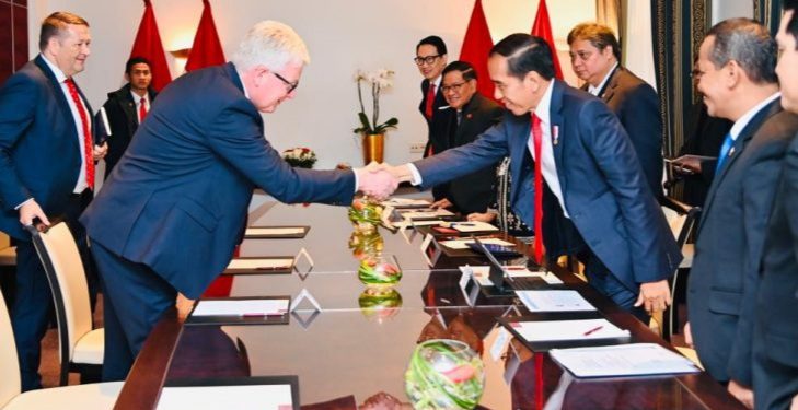 Presiden Jokowi Bertemu dengan Tiga Pemimpin Perusahaan Eropa di Hotel Kastens Luisenhoff, Hannover, Jerman