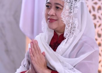 Setelah Salat Ied Selesai, Puan dan keluarga Sempat Bersilaturahmi Dengan Jemaah Yang AdA di Masjid At-Taufiq