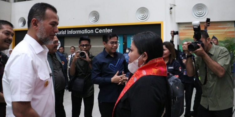 Wagub Sumut dan Deputi Kawasan APIK BP2MI Sambut Kepulangan PMI di Masa Hari Raya