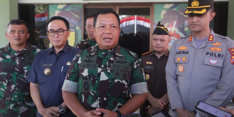 Pangdam V Brawijaya , Sambangi Bupati Pamekasan Badrut Tamam Terkait Persoalan kemiskinan