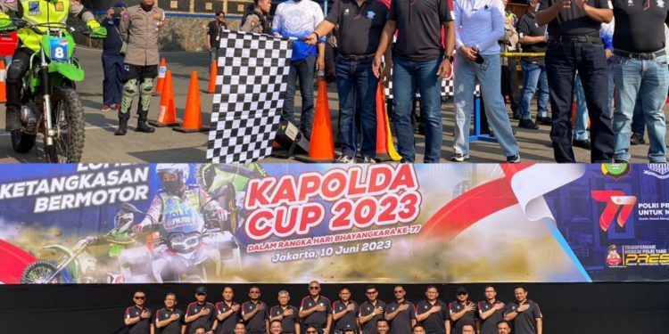Polda Metro Jaya Sambut HUT Bhayangkara ke-77 Gelar Lomba Ketangkasan Bermotor