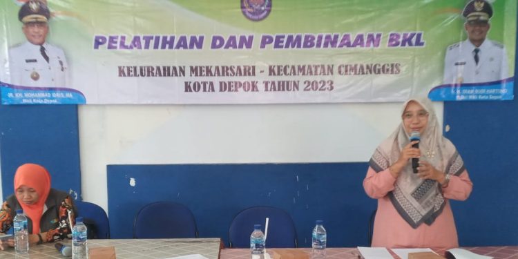Kelurahan Mekarsari Adakan Pelatihan Dan Pembinaan Bina Keluarga Lansia