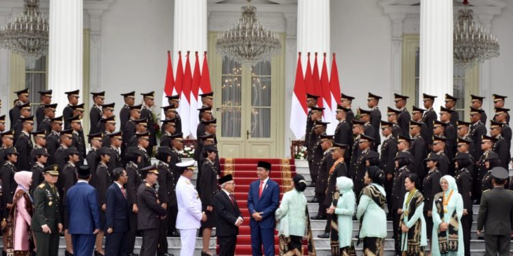 Presiden Jokowi lantik perwira muda TNI-Polri, di Halaman Istana Merdeka