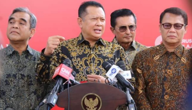 Pimpinan MPR RI Menyampaikan Kepada Presiden, Sesuai Tugas Konstitusionalnya, MPR RI Saat InI Tengah Melakukan Pengkajian Sistem Ketatanegaraan