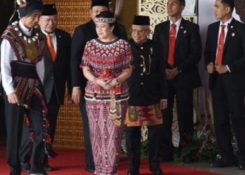 Presiden Jokowi Tampak Mengenakan Pakaian Adat Tanimbar Maluku, Pada Sidang Tahunan MPR RI