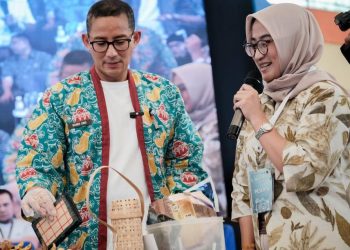 Menparekraf Ditantang Pelaku Ekraf Serang Buat Batik Ecoprint Teknik Shibori