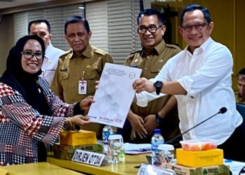 RAKER DENGAN MENDAGRI , KOMITE I  MINTA REVISI UNDANG-UNDANG PEMDA