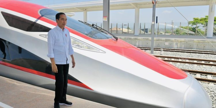Presiden Jokowi Berharap Kehadiran Moda Transportasi Kereta Cepat Dapat Meningkatkan Minat Masyarakat
