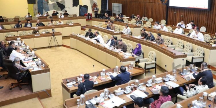 Rapat Konsultasi Setujui 3 RPKPU: Kampanye, Pencalonan Presiden dan Tungsura