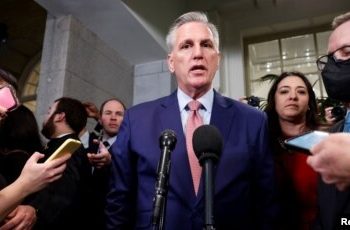 Pertama Kali  dalam Sejarah DPR  Mencopot Pemimpinnya Melalui Mosi Tidak Percaya