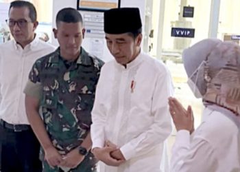 Presiden Jokowi Menjenguk Mantan Kepala BNPB di Rumah Sakit Siloam