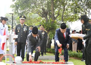 Presiden Jokowi, Memimpin Upacara Ziarah Dalam Rangka Peringatan Hari Pahlawan