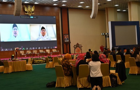 Muhaimin Iskandar Mengajak Seluruh Masyarakat Untuk Ikut Mengevaluasi, Memantapkan Sekaligus Menuntaskan Langkah-langkah Pembangunan Nasional Indonesia.