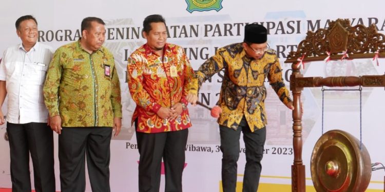 Bupati Gus Muhdlor Luncurkan Lomba Jimpitan Antar RT Berhadiah Ratusan Juta