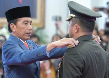 Presiden Joko Widodo Lantik Maruli Simanjuntak sebagai KSAD di Istana Negara