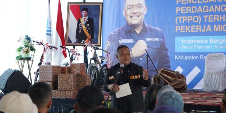 Kepala BP2MI Benny, Mengadakan Sosialisasi Pencegahan Praktek TPPO  Kepada Masyarakat