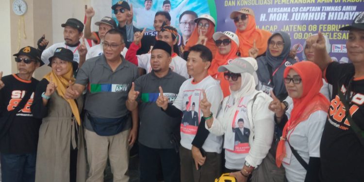 Ribuan Massa di Cilacap Ikuti Gowes, Dukung Capres No.1 Anies – Muhaimin (AMIN)