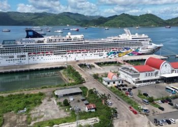 DONGKRAK EKONOMI & PARIWISATA INDONESIA, PELINDO MULTI TERMINAL LAYANI KAPAL PESIAR SANDAR DI PELABUHAN