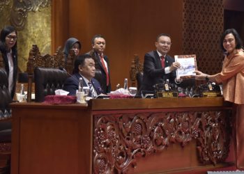 DPR RI Bahas Target Pertumbuhan Ekonomi 2025 dan Visi Indonesia Emas 2045
