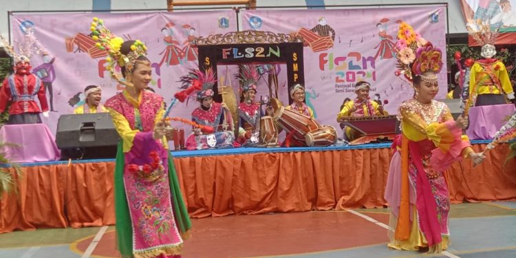 Muhammad Zinsky Raenavan Tampil Memukau di Pentas Seni SMPN 216 Jakpus