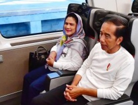 Presiden Jokowi dan Ibu Iriana Gunakan KCJB Whoosh untuk Kunjungan Kerja ke Jawa Barat