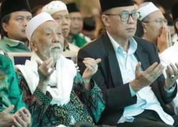 Abuya Muhtadi, Ulama Kharismatik dari Banten, Pimpin Doa Bersama di Muktamar PKB di Bali
