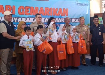 Walikota Jakarta Pusat Kampanyekan Gemar Makan Ikan di Sekolah Dasar untuk Sambut Indonesia Emas 2045